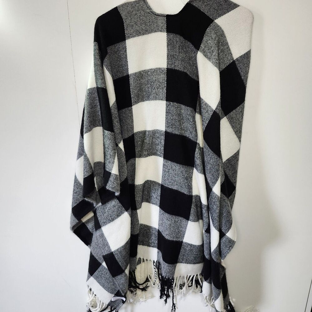 Andre by Unit Black White Checked Poncho One Size Fringe Acrylic Wrap Shawl - Picture 5 of 12